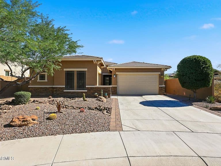 18174 W ACACIA Drive photo 2