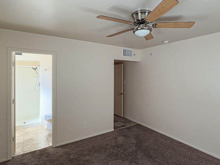 2316 W MARLETTE Avenue photo 5