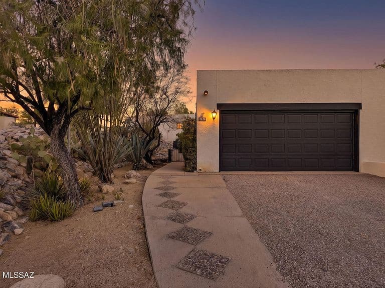 7526 N Desert Tree Dr photo 4