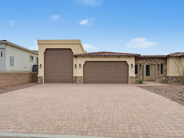 6764 Avienda De Los Foothills photo 3