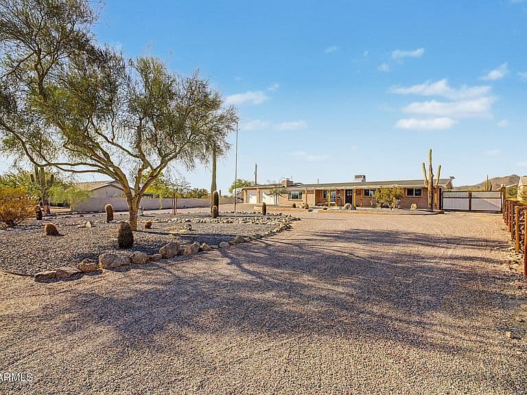8238 E MAWSON Road photo 2