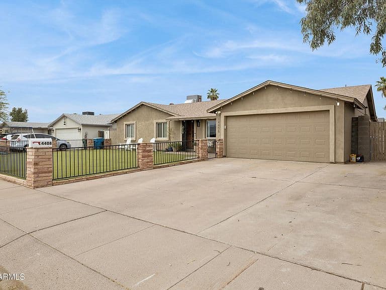 14408 N 36TH Place photo 3