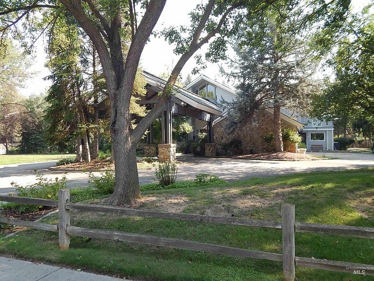 3065 S Whitepost Way photo 1