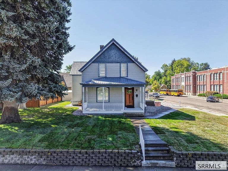 310 Elm St photo 1