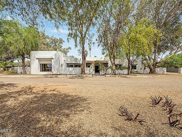 9420 E CACTUS Road photo 1