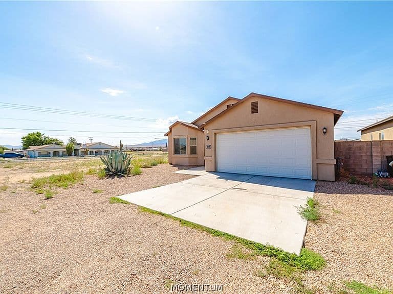 2980 E Neal Avenue photo 3