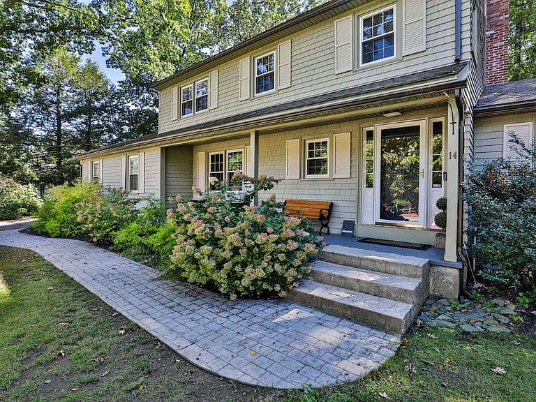 14 Birch Hill Drive photo 1