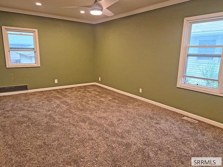 1147 N Hayes Ave photo 5