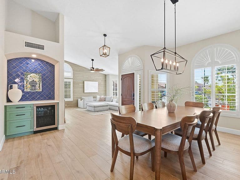 1113 S SCALLOP Drive photo 3