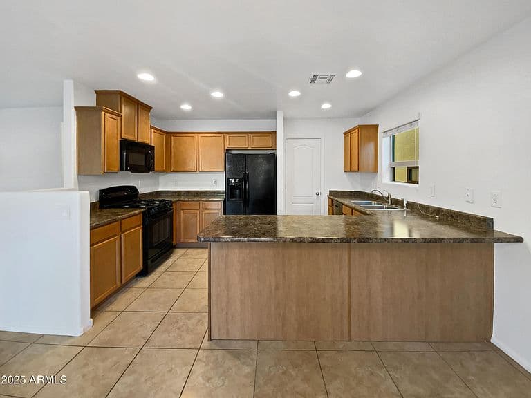41404 W COLTIN Way photo 2