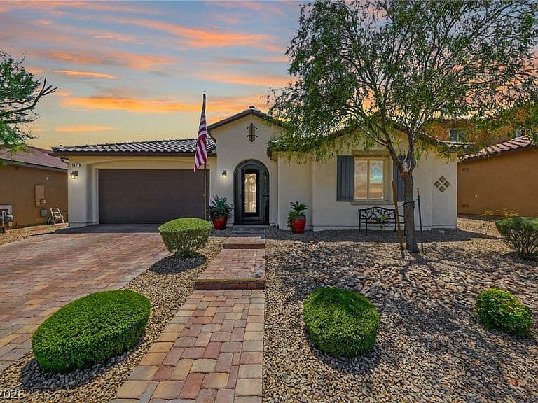 5601 Silver Cascade Ave photo 1