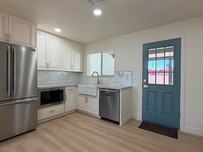 1707 W HIGHLAND Avenue photo 4