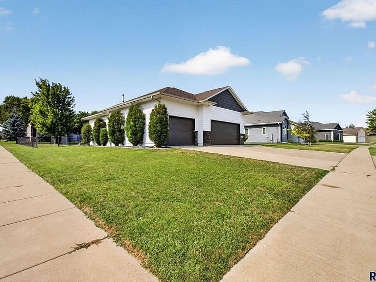 4900 E Mangrove St photo 2