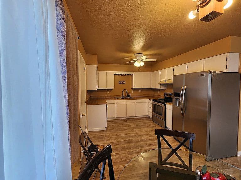 392 N Conant Ave photo 5