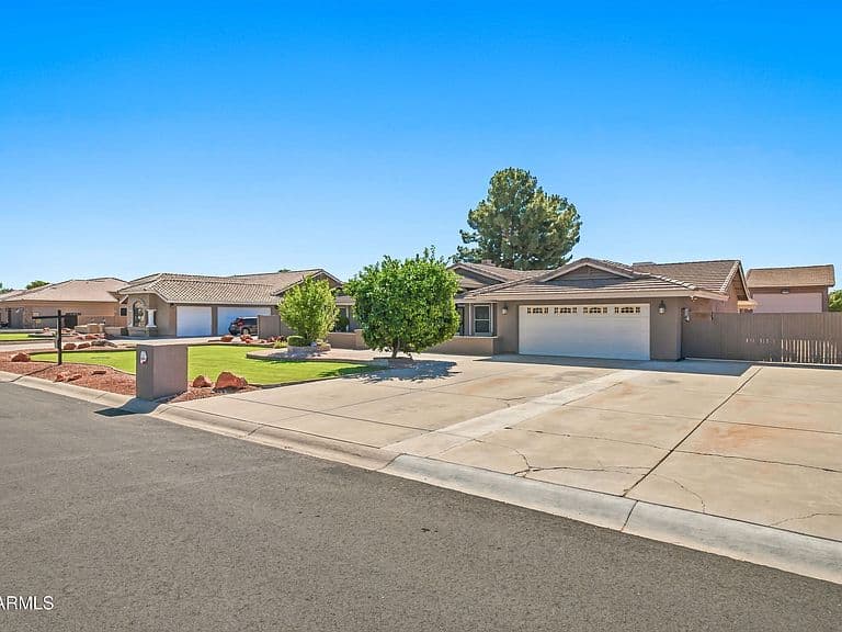 8621 W Via Montoya Drive photo 4