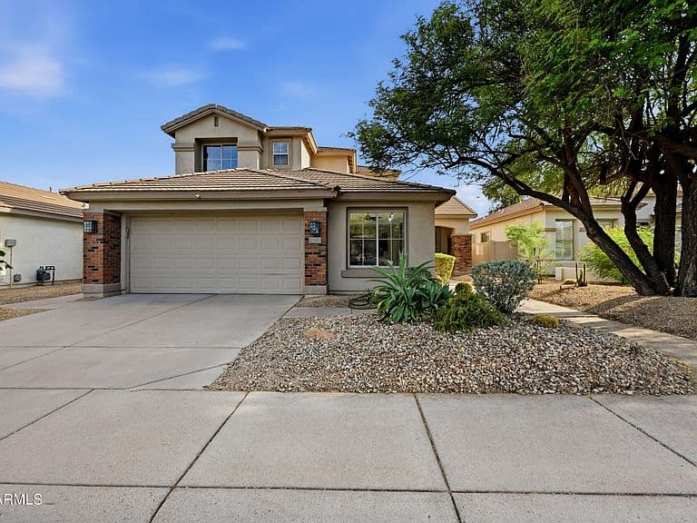 563 E KRISTA Way photo 2