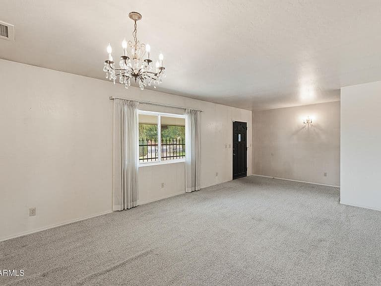 7909 W Country Gables Drive photo 3