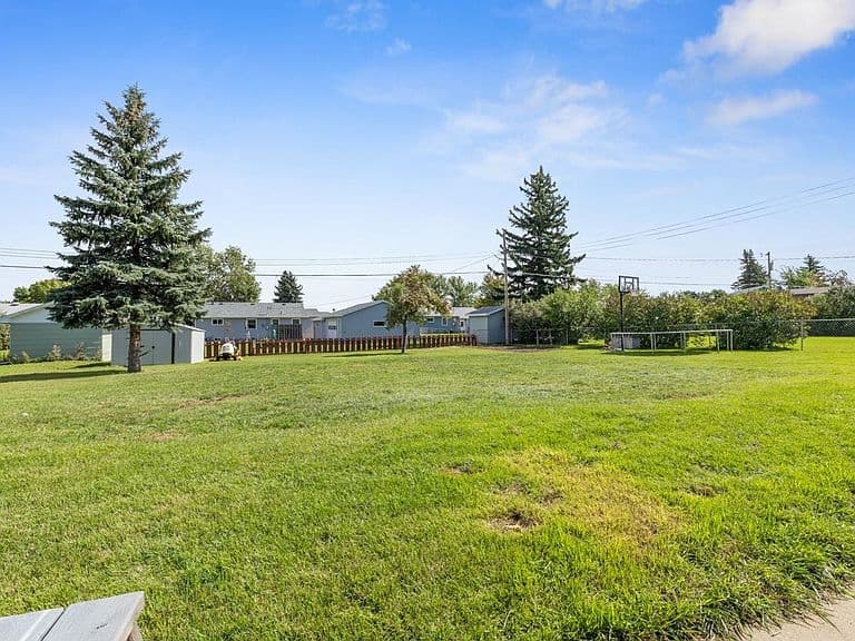 1825 5th St SW photo 3
