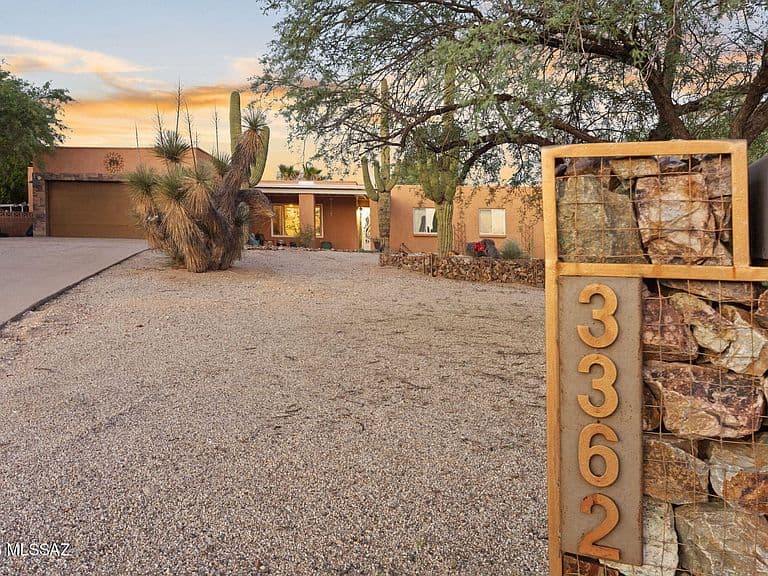 3362 N Camino Los Brazos photo 2