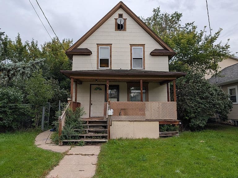 517 9th Ave NE photo 2