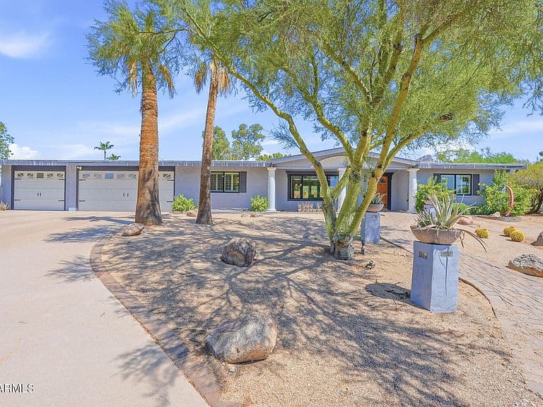 5822 N 23RD Place photo 1