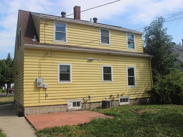 1017 N Main St photo 5