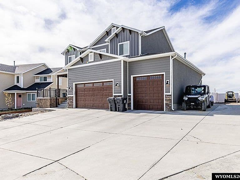 1124 Dawning Dr photo 3