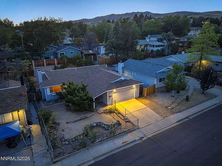 1401 Surf Way photo 1