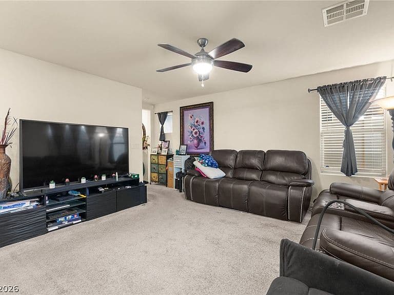 6256 Clackamas Ct photo 2
