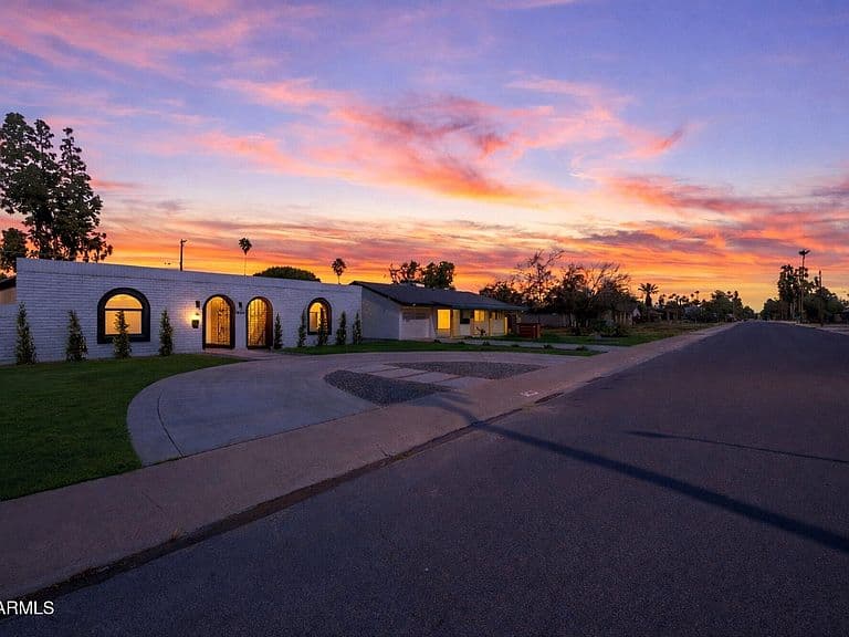 1822 W HIGHLAND Avenue photo 3