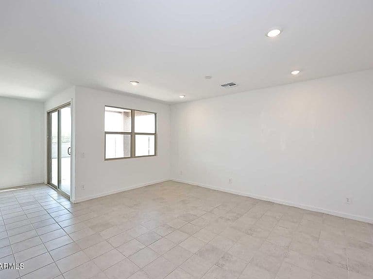 9038 S 69TH Drive photo 5