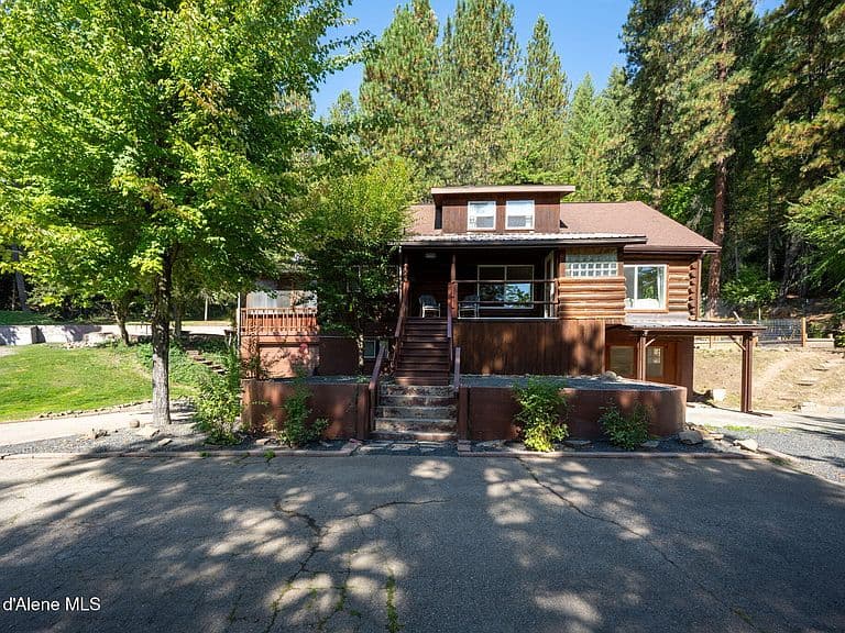 1034 Saint Joe River Rd photo 2