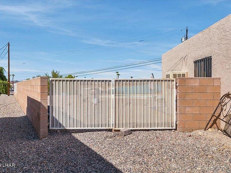 1745 Quartz Ln photo 5