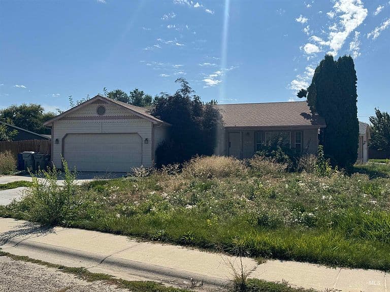 2425 Sagittarius Dr photo 1