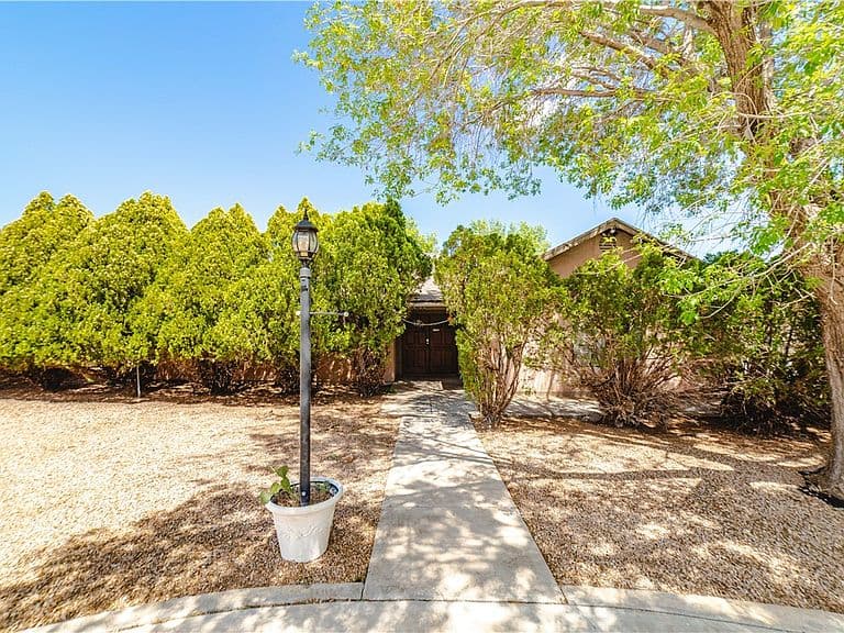 4764 Steinke Dr photo 3
