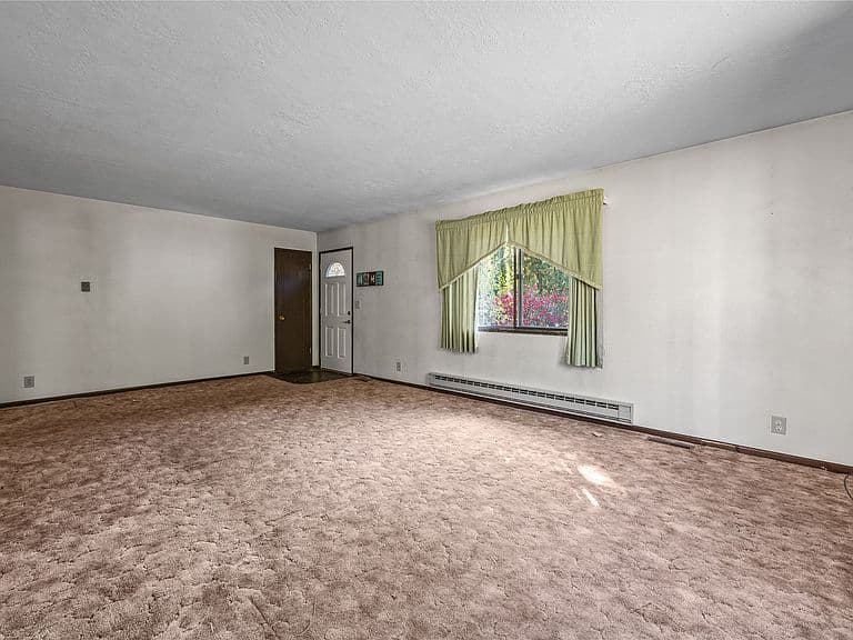 18380 Mullan Rd photo 3