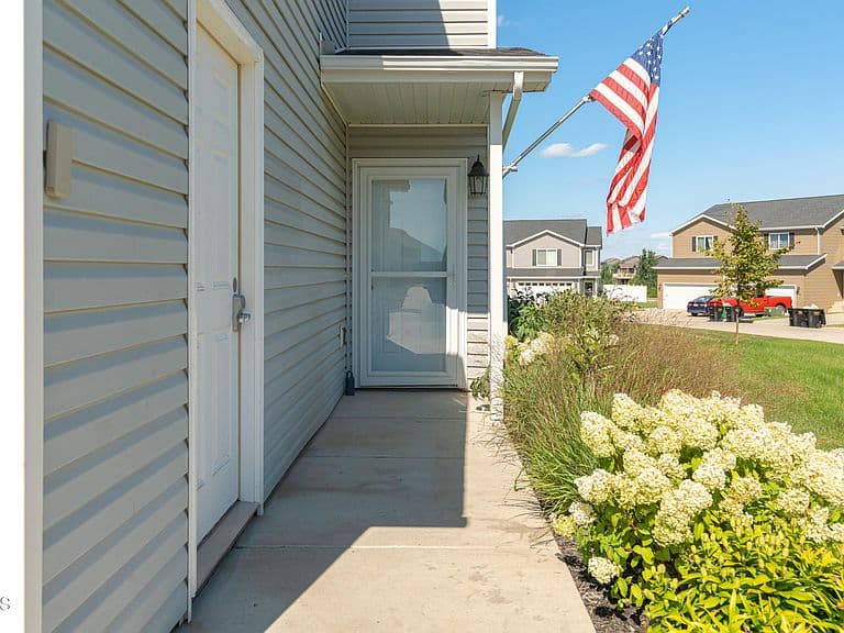6970 Majestic Loop photo 2