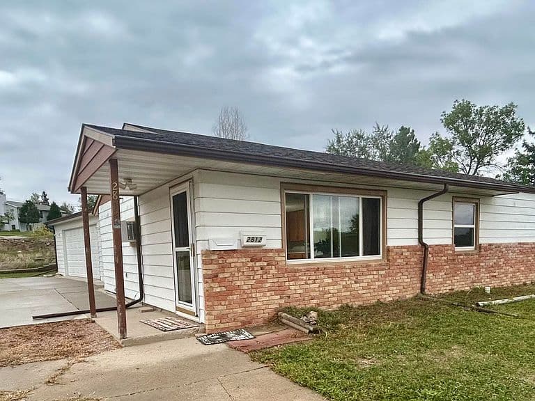 2812 Oak Ave photo 1