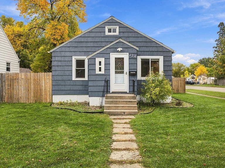 224 14th St S photo 1