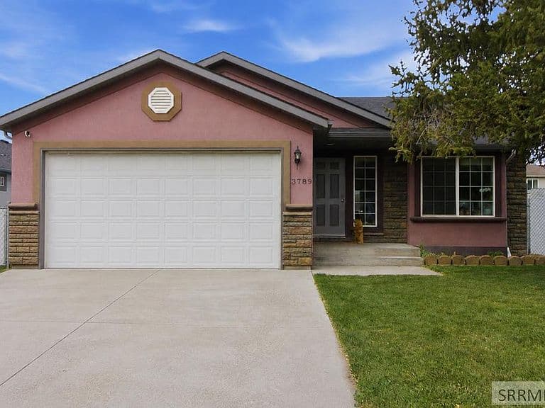 3789 Jason Ave photo 2