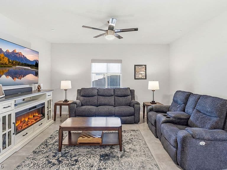 12755 Silver Satin St photo 5