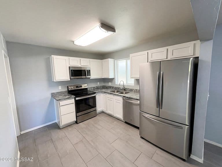 6702 E Scarlett St photo 2