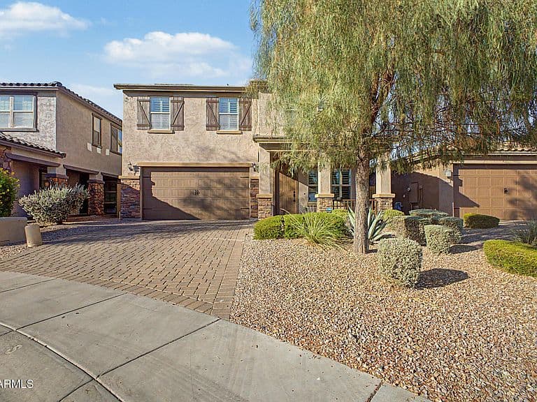 1724 W BONANZA Drive photo 2