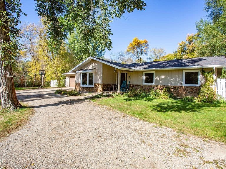 9116 Briardale Dr photo 1