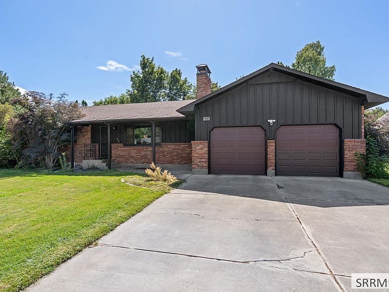 340 Hartert Dr photo 1