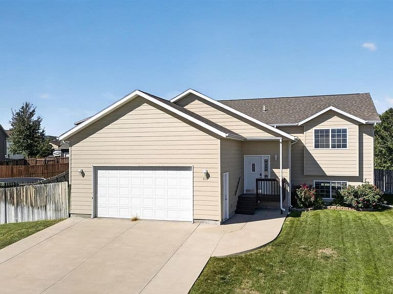 401 Kahler Ct photo 1