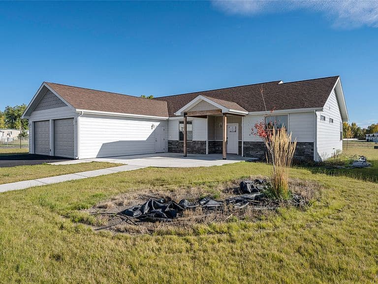 1020 Sagebrush Ln photo 1