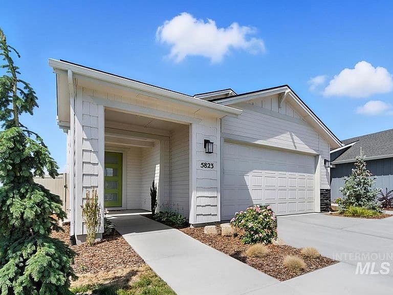 5947 W Parachute Dr photo 1
