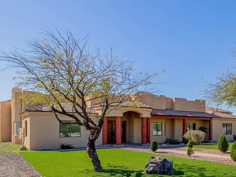 1815 W Maddock Rd photo 2