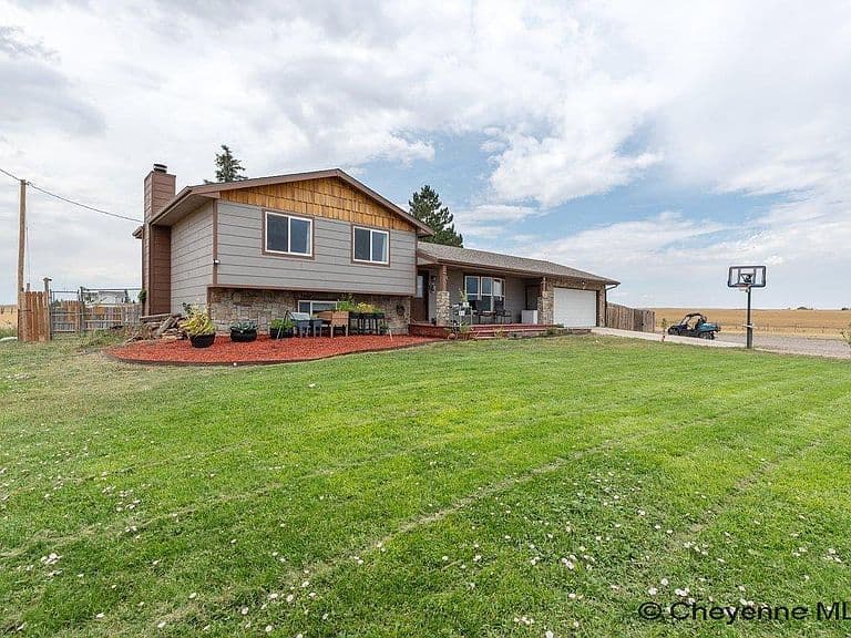 1716 Road 124 photo 1